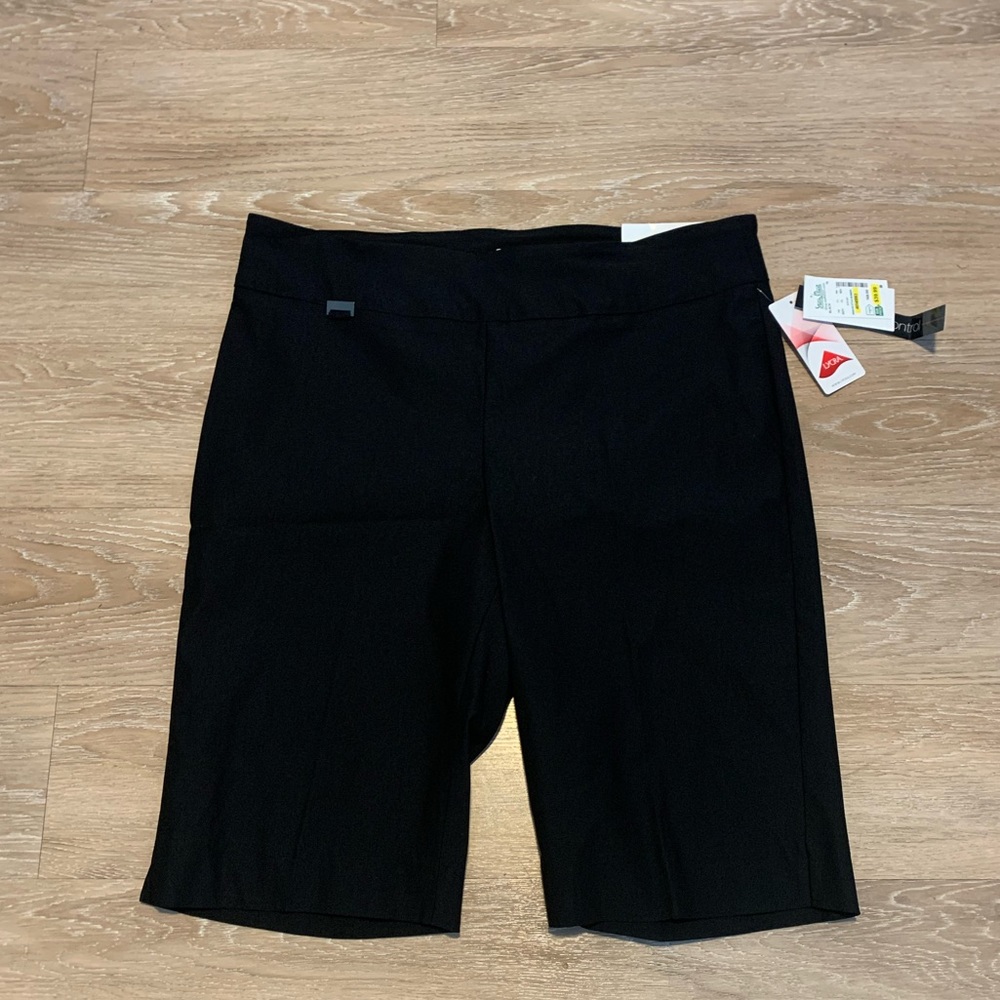 Peck & Peck Classic Black Bermudas Size 16